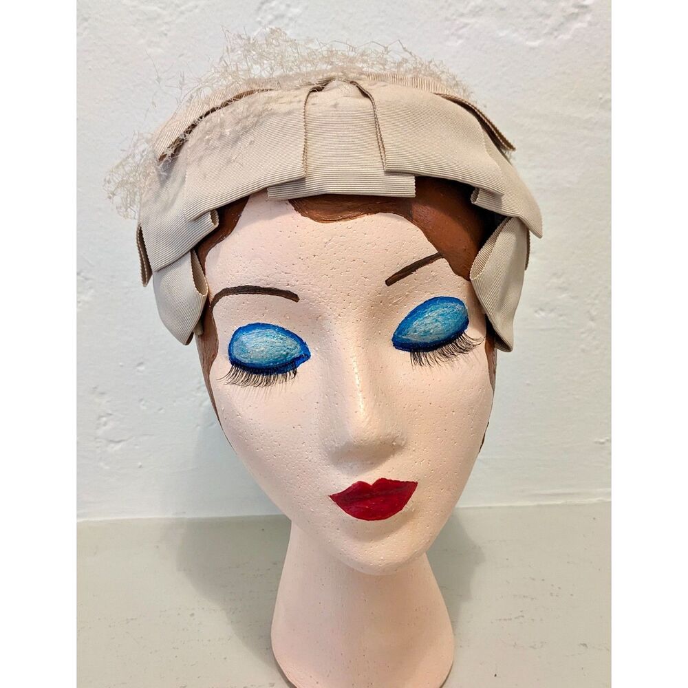 VTG. 50s/early 60s Creamy Beige Grosgrain Ribbon Half Hat / Cocktail Hat w/Veil - Picture 3 of 11